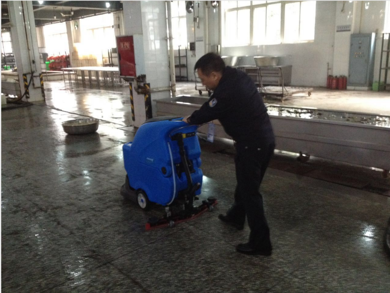 洗地机应用于成都市公安局监所实地拍摄图2 洗地机应用于成都市公安局监所实地拍摄图2
